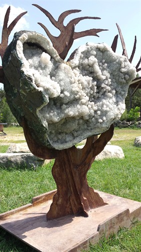 Gallery Image large_geode.jpg