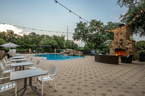 Gallery Image HDR_0206-2_fireplace_and_pool.jpg
