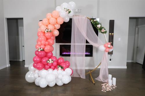 Gallery Image Balloon_arch_-_around.jpg