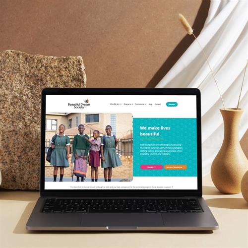 Beautiful Dream Society website - beautifuldream.tv