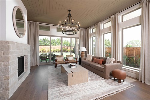 Gallery Image DAL_322_Avery_FAM1.jpg