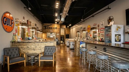 Gallery Image murphy-salon.jpg