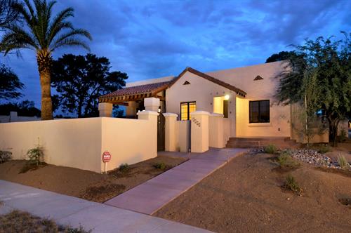 Gallery Image Front_of_House_1_DSC6927.JPG