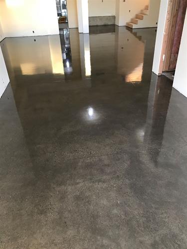 Interior concrete floor staining 