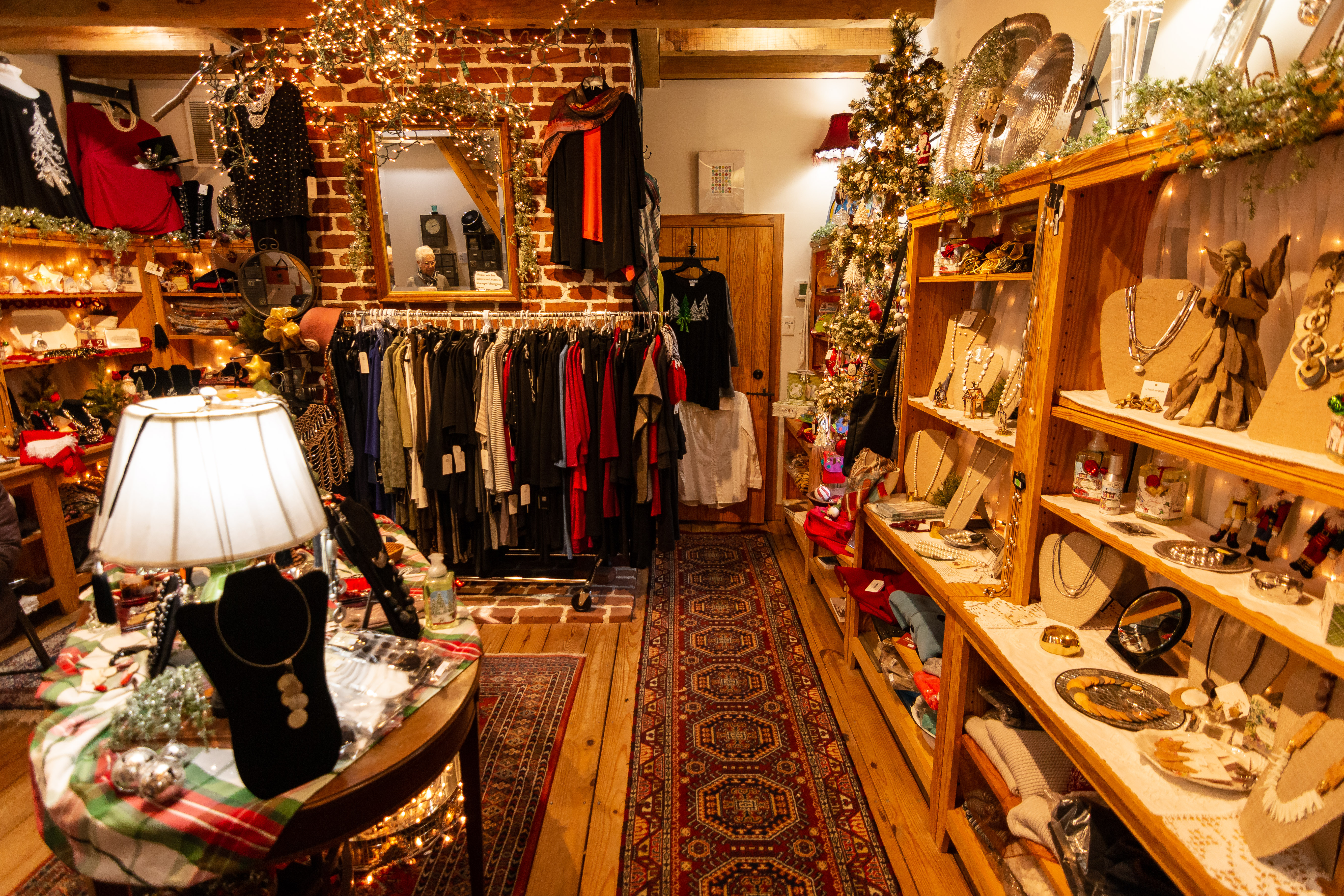 Tiny boutique at Weston Manor brings designer styles to Hopewell, Virginia