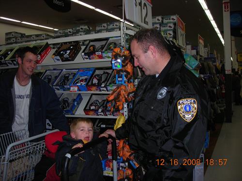 FOP 16's Annual Christmas Shop with a Cop
