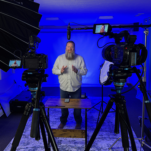 Gallery Image wonder-boy-studio-lighting-interview-setup_2.jpg