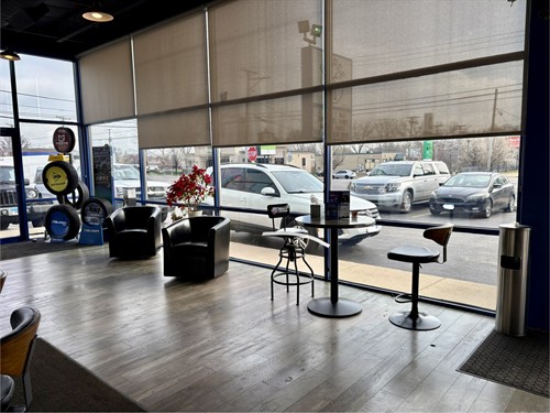 Gallery Image Waiting_area.jpeg