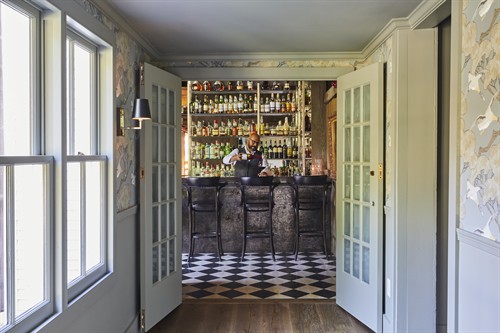 Gallery Image WBI_Dine_Bar_2020_007.jpg