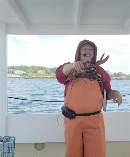 Hold the lobster like this