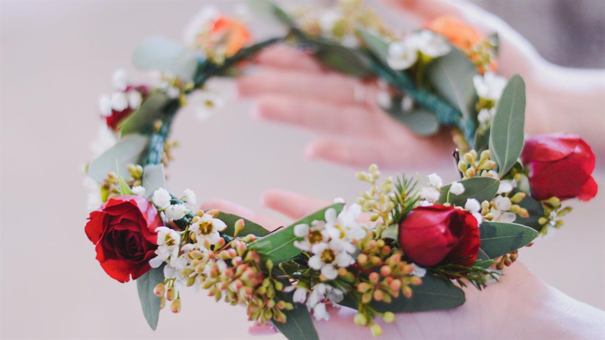 Flower Crown Making Class Feb 22, 2024 The KennebunkKennebunkport