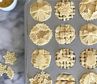 Harkness Edwards Vineyards: Holiday Mini Pie Decorating Class