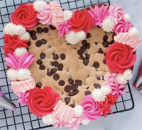 Harkness Edwards Vineyards: Galentine's Cookie Cake Decorating Class