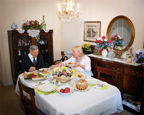 Gallery Image easter_dinner_2.png