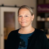 Jennifer Eastbourne of Chelsea Groton Honored with 50 Under Fifty Award from the Ocean Community Chamber of Commerce