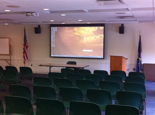 Gallery Image Commercial_AV_Projector_and_Screen.JPEG