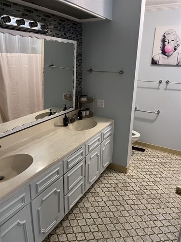 Gallery Image IMG_3823.jpeg