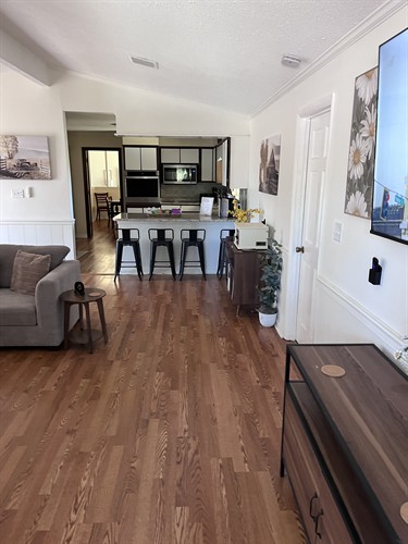 Gallery Image IMG_3843.jpeg