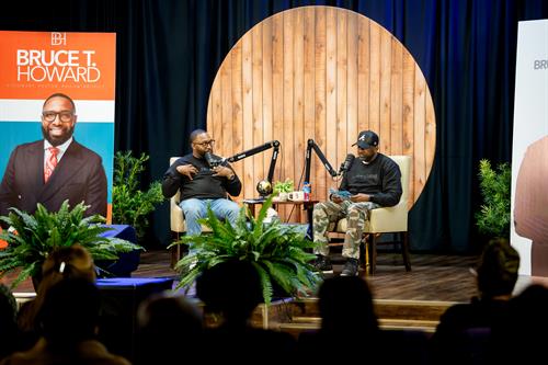 Gallery Image BruceHoward_BookSigning-47.jpg