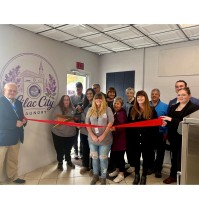 Lilac City Laundry Celebrates Grand Opening with Ribbon Cutting Ceremony