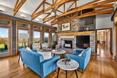 Gallery Image 26-web-or-mls-4170-stewart-ln.jpg