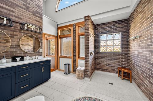 Gallery Image 38-web-or-mls-4170-stewart-ln.jpg