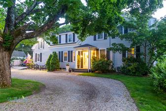 The Platinum Pebble Boutique Hotel & Inn