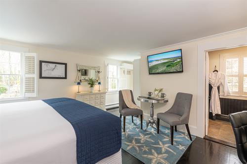 Deluxe King Room #4