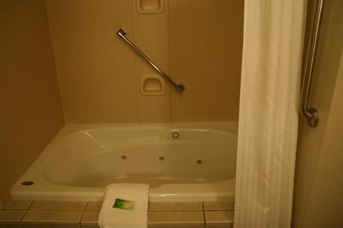 Gallery Image Holiday_Inn_Express_and_Suites_008.jpg
