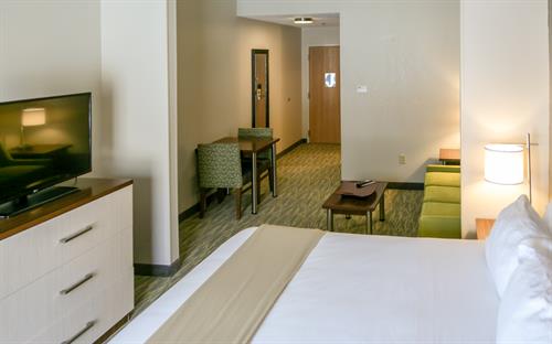Gallery Image Holiday_Inn_Express_and_Suites_009.jpg