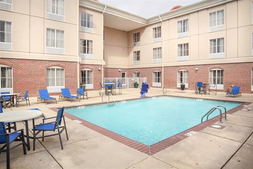 Gallery Image Holiday_Inn_Express_and_Suites_024.jpg