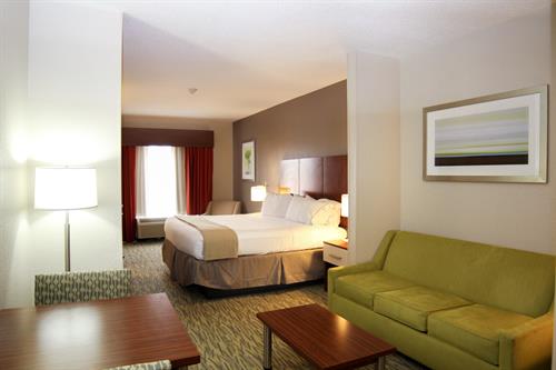 Gallery Image Holiday_Inn_Express_and_Suites_033.jpg