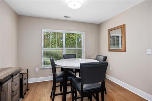 Gallery Image 6-_Dining_Room.jpg