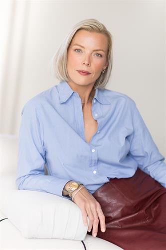 Gallery Image House_of_301_Studio_Portraits_Lisa_Runquist-1.jpg