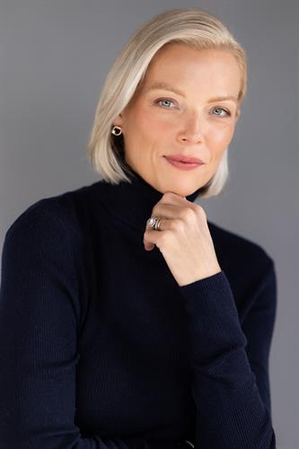 Gallery Image House_of_301_Studio_Portraits_Lisa_Runquist-2.jpg