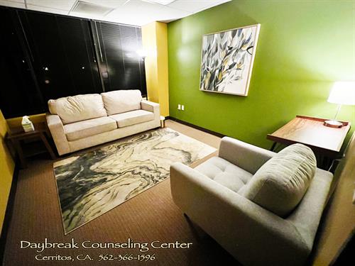 Gallery Image DaybreakCerritosRoomC.jpg