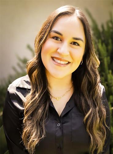 Lindsay Knight-Moreno, AMFT (Primary Therapist) 