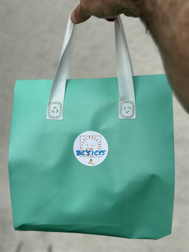 Offering delivery or pick up of unique and custom flavors 