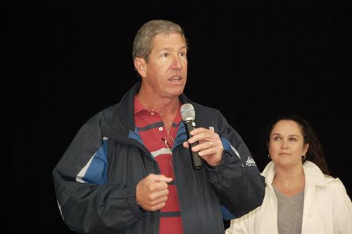 Mayor Rex Hardin welcomed the crowd, rain of shine, the event goes on!