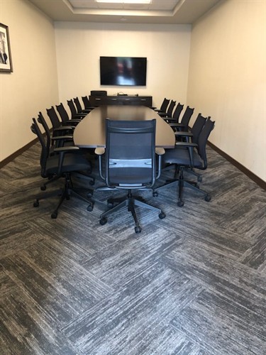Boardroom -seats up to 15 people
