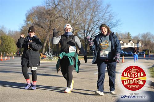 Gallery Image Jennifer._Callie_and_Sara.jpg