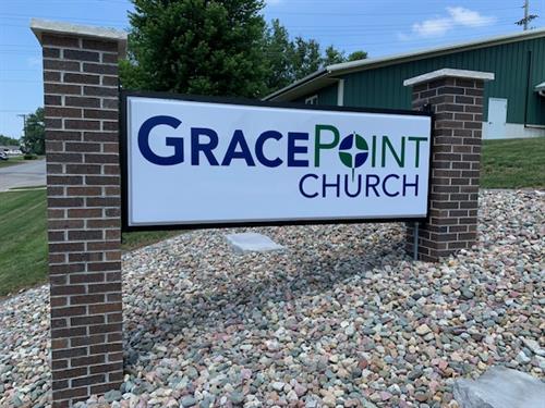 Gallery Image GracePoint_Sign_pic-West_side.jpg