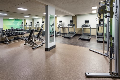 24/7 fitness center available to in-house guests
