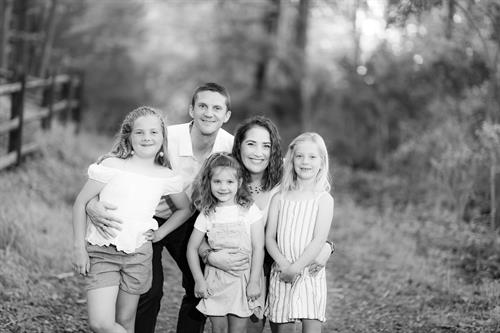 Dr. Amanda Sonntag and husband Dr. Matthew Sonntag share 3 beautiful daughters 