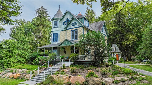 The South Mountain Inn