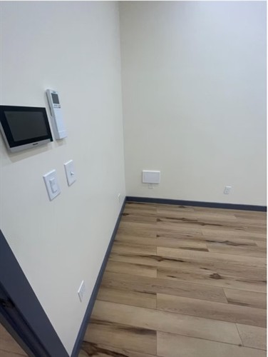 Gallery Image Office_Suite_Entrance.jpg