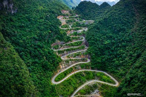 On the list of "Best motorcycle touring road" The Eppic Cameras have captured the magnificence of the most switch backs in the shortest distance traversing up a mountain.