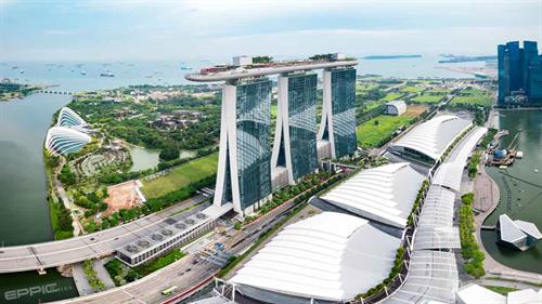 Marina Bay Sands. Singapore is full of an amazing combination of Nature and architecture. 