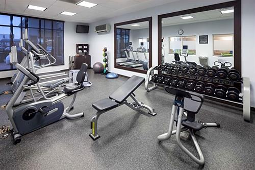 Gallery Image HGI_Workout_Room.jpg