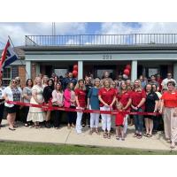 Amy Davis & Associates Realty Co Celebrates with ribbon cutting